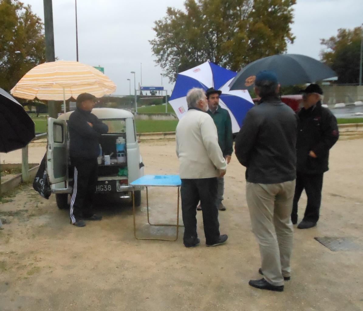 1er rassemblement sous la pluie