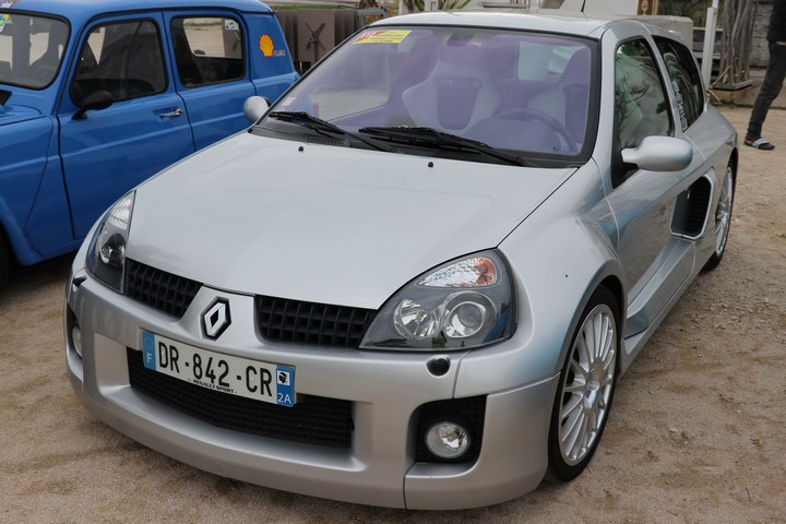 Renault Clio V6